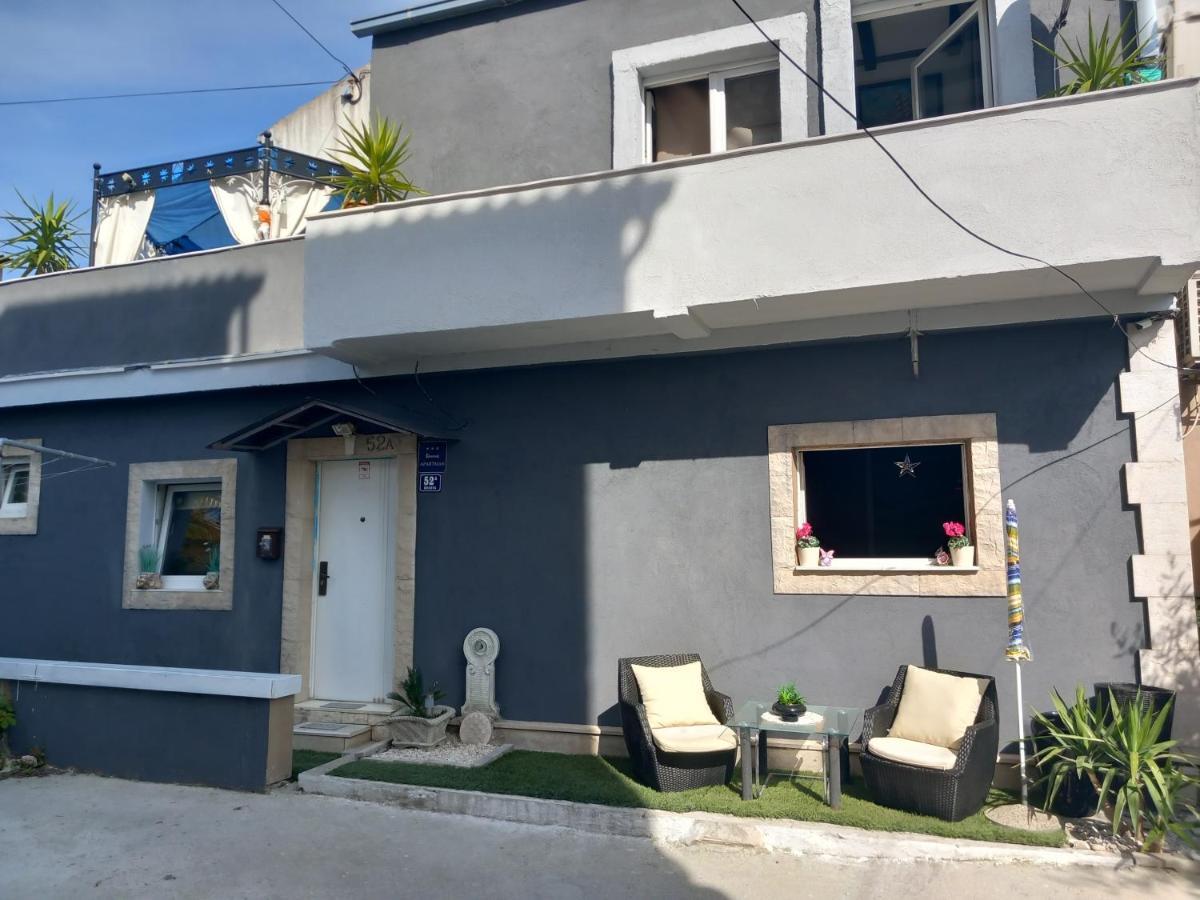 S-Type Apartment In The Center Split Exterior photo