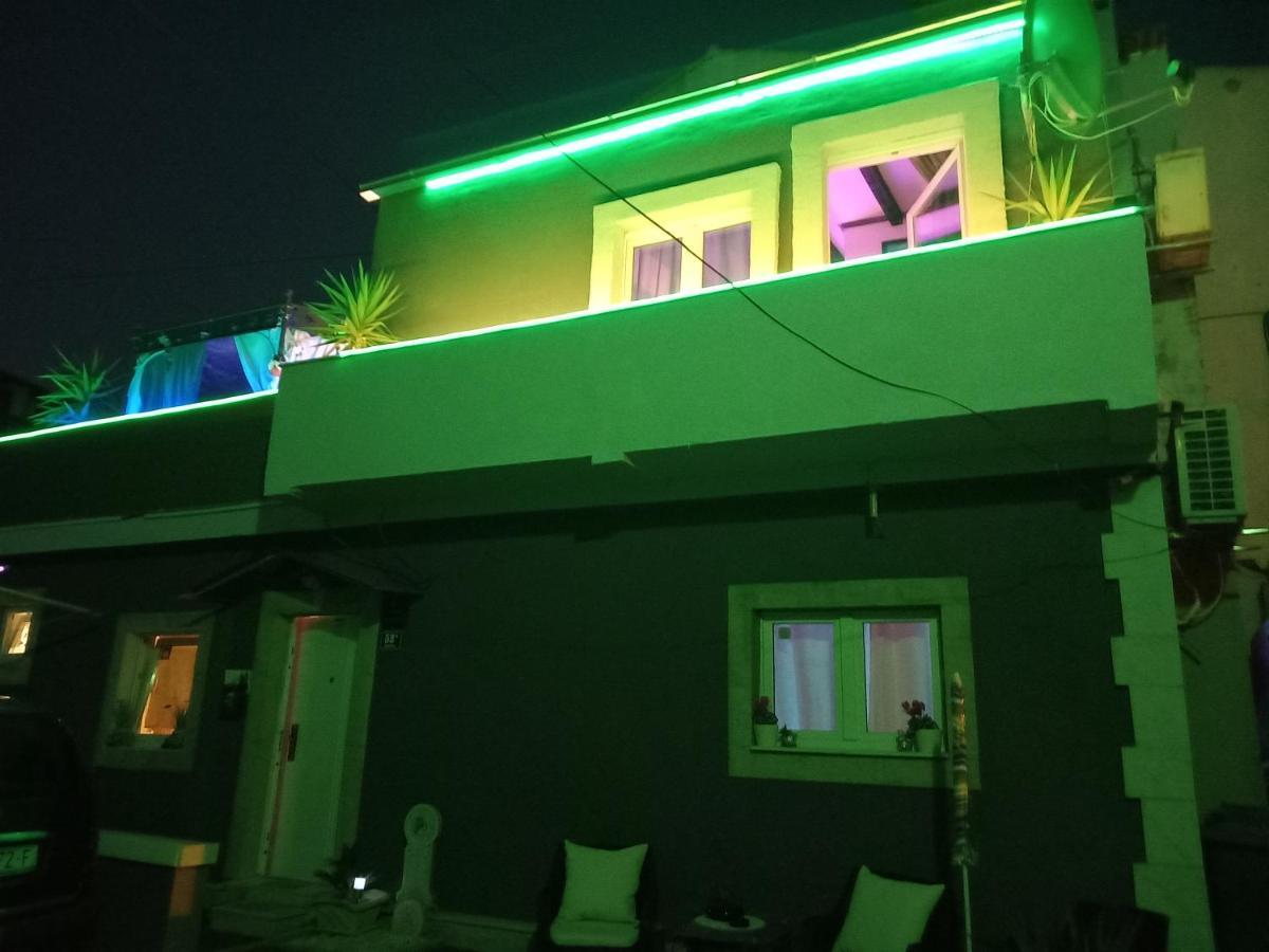 S-Type Apartment In The Center Split Exterior photo